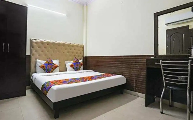 Fabhotel The Lazeez