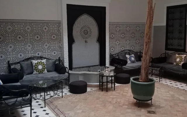 Riad étoile ocre
