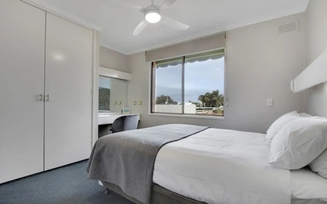 Hybiscus Waterfront Apartments