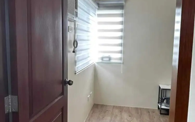 Fullerton Suites