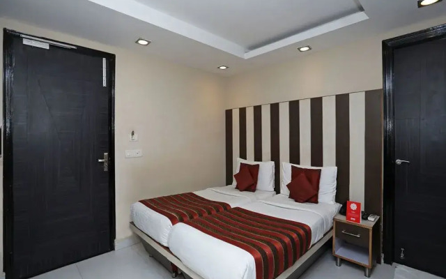 Oyo 10937 Hotel Balsons Continental