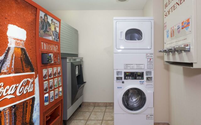 Red Roof Inn PLUS+ Columbus Downtown-Convention Center