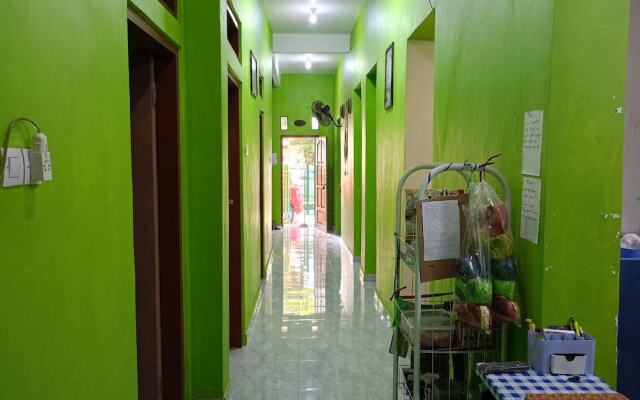 SPOT ON 92786 Homestay Barokah