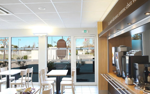 B&B HOTEL Marseille Aéroport Saint-Victoret