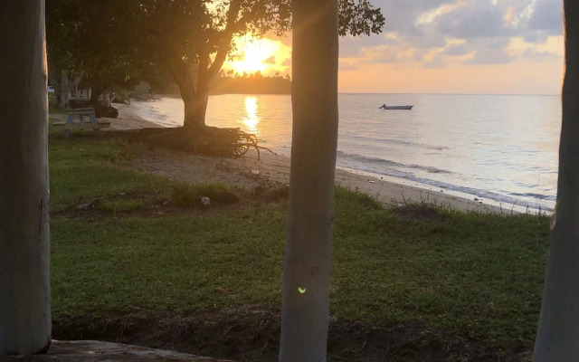 Vaiula Beach Fales