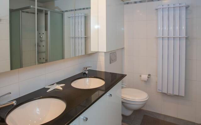 Stylish Stay w/ Sea Views