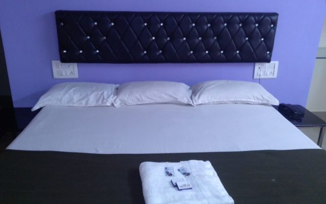 Iroomz Hotel New SS INN