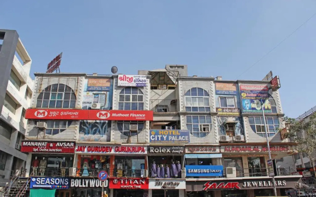 OYO Rooms Maninagar Station 3