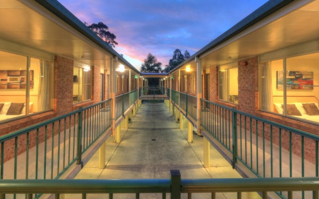 Bent Street Motor Inn