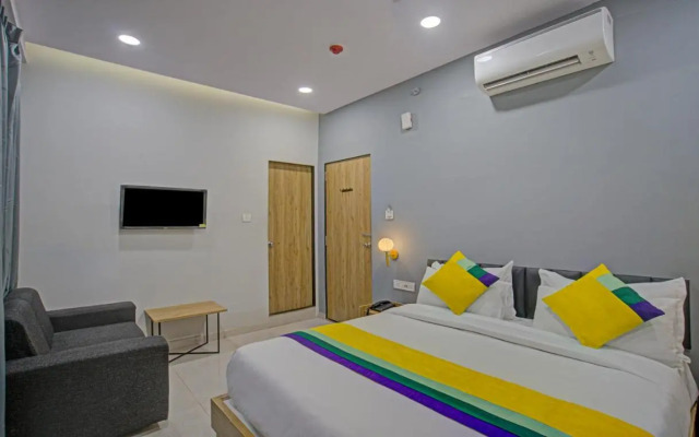 Itsy Hotels Natasha, Vesu, Surat