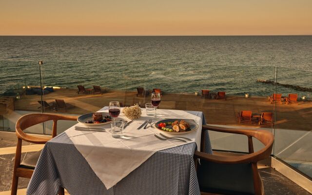 Cavo Orient Beach Hotel