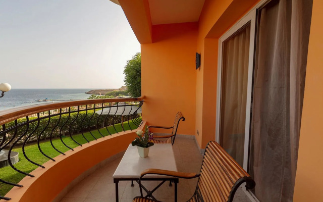 Royal Savoy Hotel & Villas