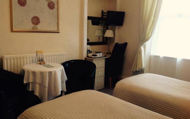 The Clovelly - Guest Accomodation