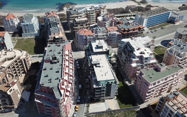 Marina Beach Apartments
