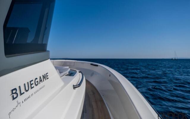 Yaloou Exclusive Yachting & More BLUEGAME 42