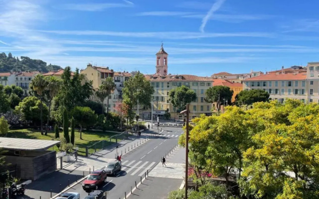 Spacious 3 BR flat Nice center - magnificent view-parking