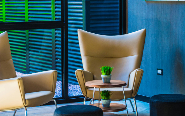 Five Hotel & Residences