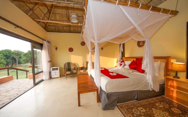 Ihamba Lakeside Safari Lodge