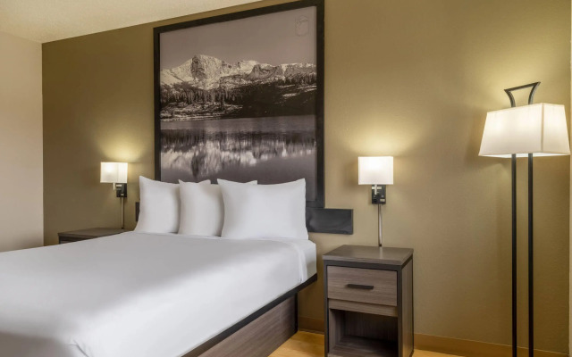 Super 8 by Wyndham Clinton