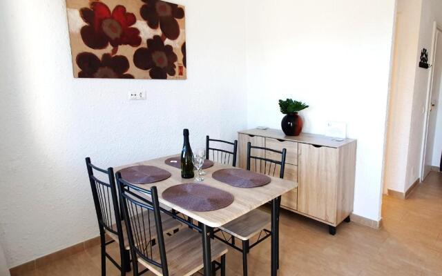 Skol 427 Spacious 1 Bedroom Apartment with Sea Views