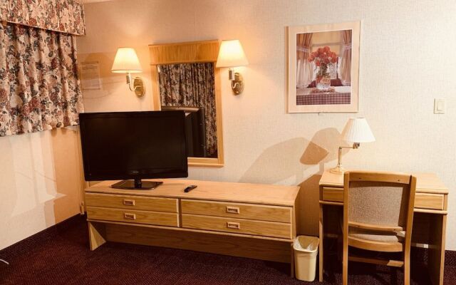Coliseum Inn & Suites-Garden City Long Island