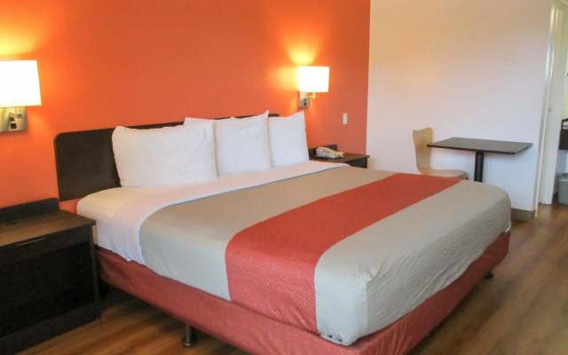 Motel 6 Memphis, TN - Downtown
