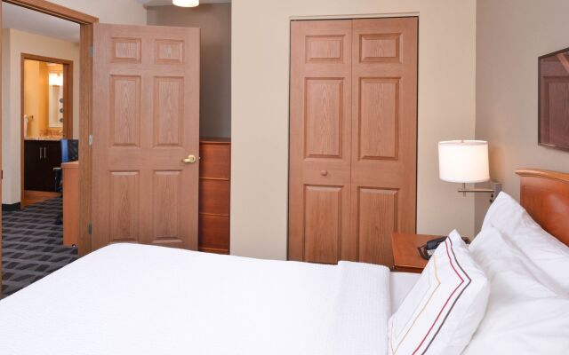 Candlewood Suites St. Louis - St. Charles