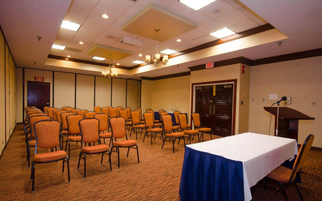 Quality Inn & Suites Downtown Mansfield