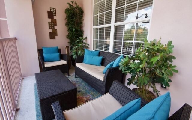 Pool Side Escape 3 Bedroom Condo