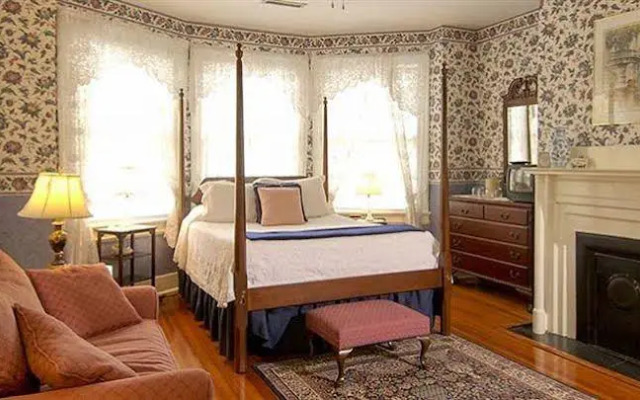The Cannonboro Inn