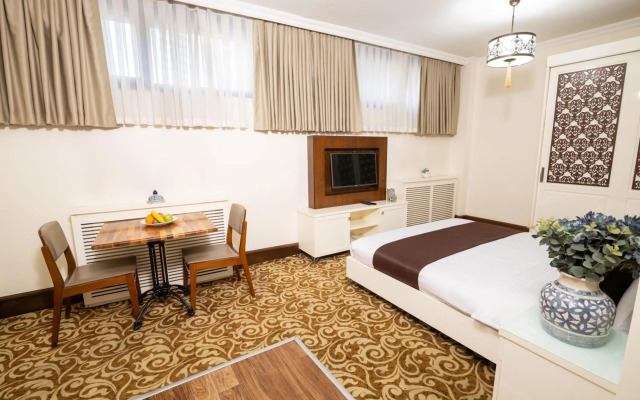 K Suites Hotel