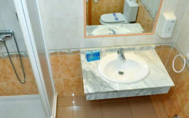 Hostal Valdepeñas by Bossh Hotels