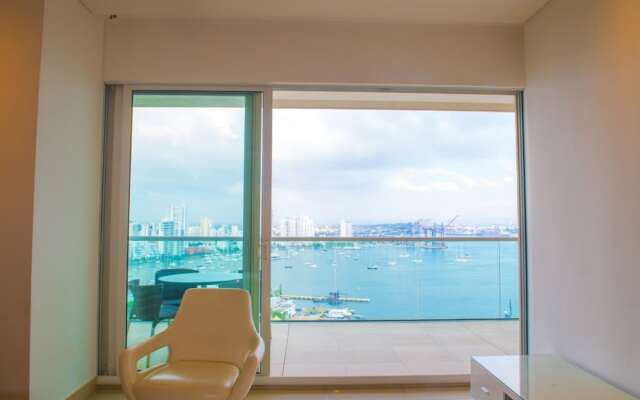 Luxurious Oceanfront Apartment