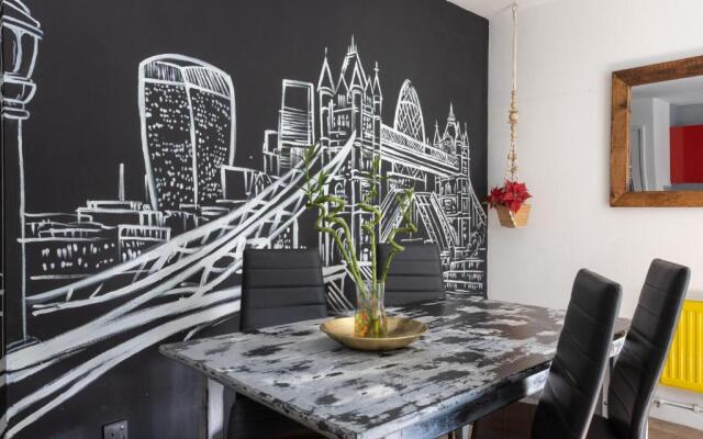 Tower Bridge Rainbow Suites