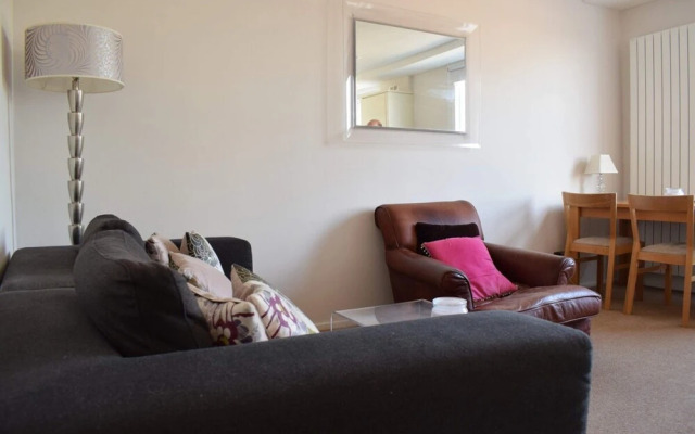 2 Bedroom Flat Near Notting Hill