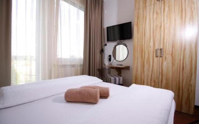 Aviator Garni Hotel