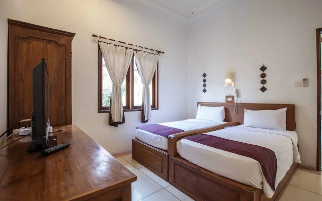 9-BR Private Pool Villa Walk to Seminyak Beach