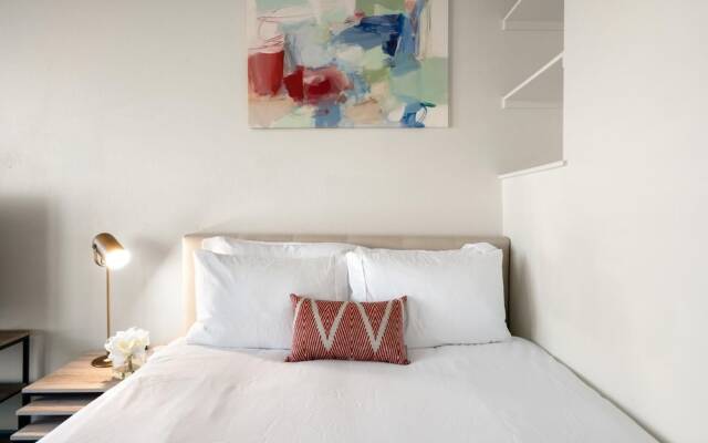 Arlington Trendy Studio Apartment