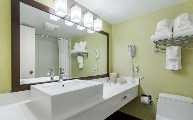 Coastal Hotel and Suites Virginia Beach Oceanfront