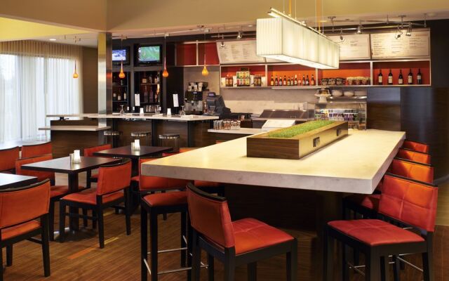 Courtyard Birmingham Colonnade/Grandview