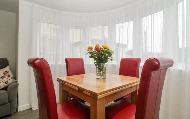 Flat 2, 38 Preston Road