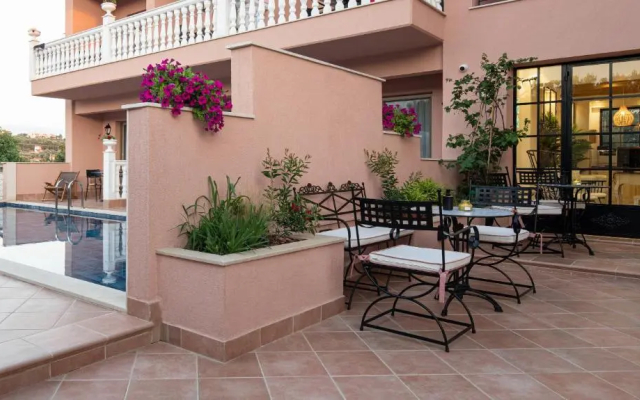 Kseynasa Suites