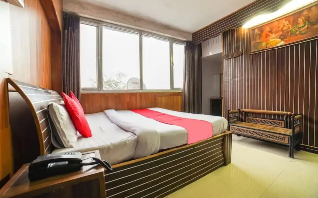 Goroomgo Long View Retreat Nainital