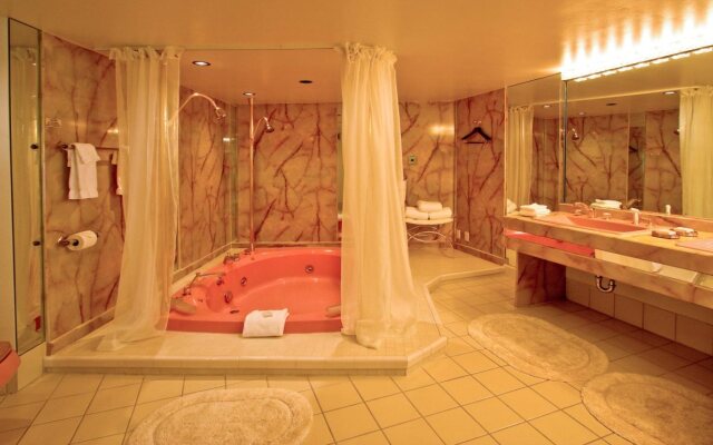 Ashland Hills Hotel & Suites