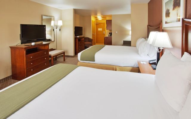 Holiday Inn Express & Suites Willows by IHG