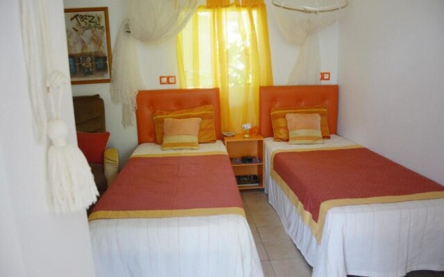 Bungalow With one Bedroom in Pointe-noire, With Furnished Garden and W