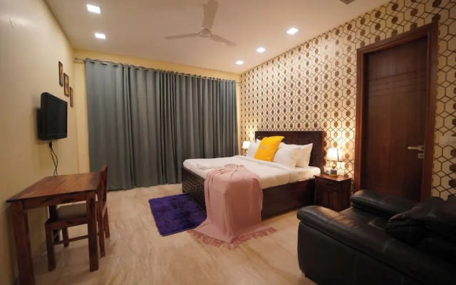 Lime Tree 3BHK Serviced Apartments DLF 5