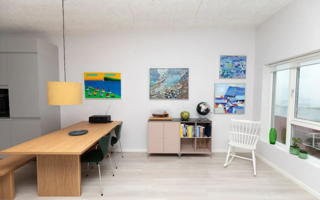 Charming Artistic Retreat | Panoramic View