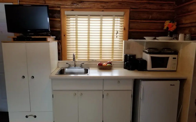 Christina Lake Lodge