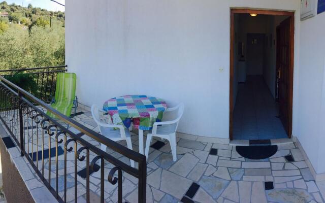 Ivo - barbecue - A2(2+1)